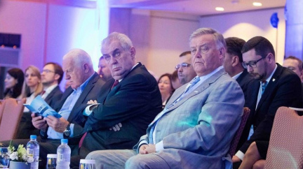 Putinův muž Vladimir Jakunin – hledá prominentní obhájce Ruska v Evropě, Zemana a Klause už ulovil