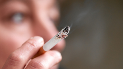 Aktualizováno: Nemocných 'z kouření' ubývá. Nekuřácké prostory jsou základ, apelují odborníci