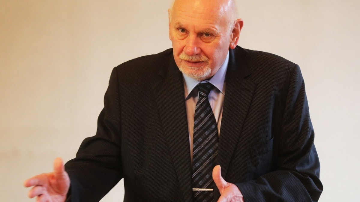 Trojice předsedů nejvyšších soudů chce schůzku se Zemanem. Hledá se nástupce Rychetského na Ústavní soud