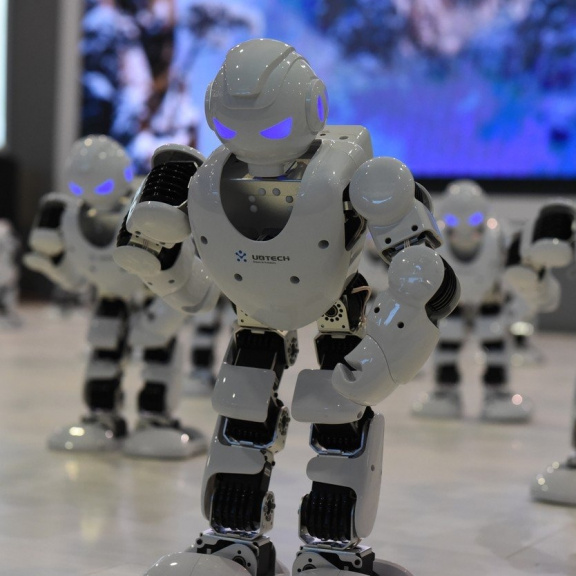 Evropská unie plánuje robotům udělit práva. Jen to ne, křičí experti