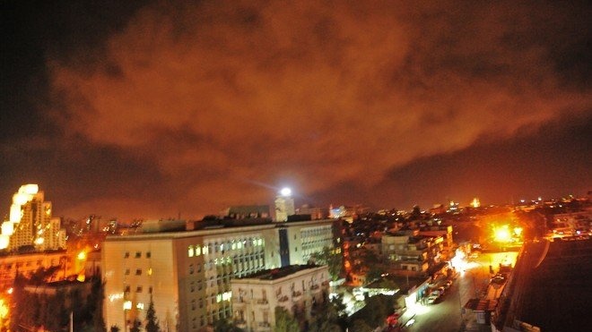 USA, Francie a Británie udeřily na Sýrii. Vybrané cíle zasaženy, hlásí Pentagon