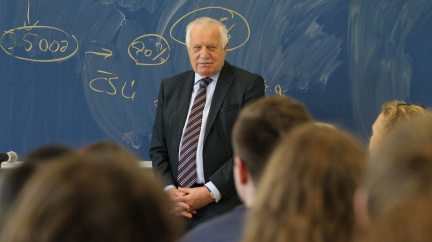 Komentář: Václav Klaus neodešel: Zůstává víc, než si myslíte
