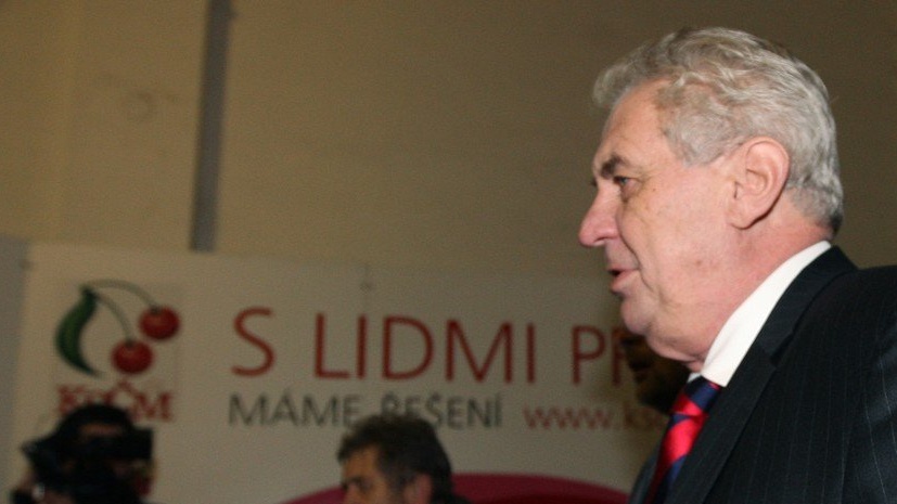 Komunisté jsou nebezpečnější než fašisté, říkal Zeman. Odnes' to čas