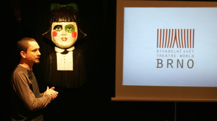 Lidovci stopli krajskou dotaci divadlům. Vadí jim znásilňující Ježíš