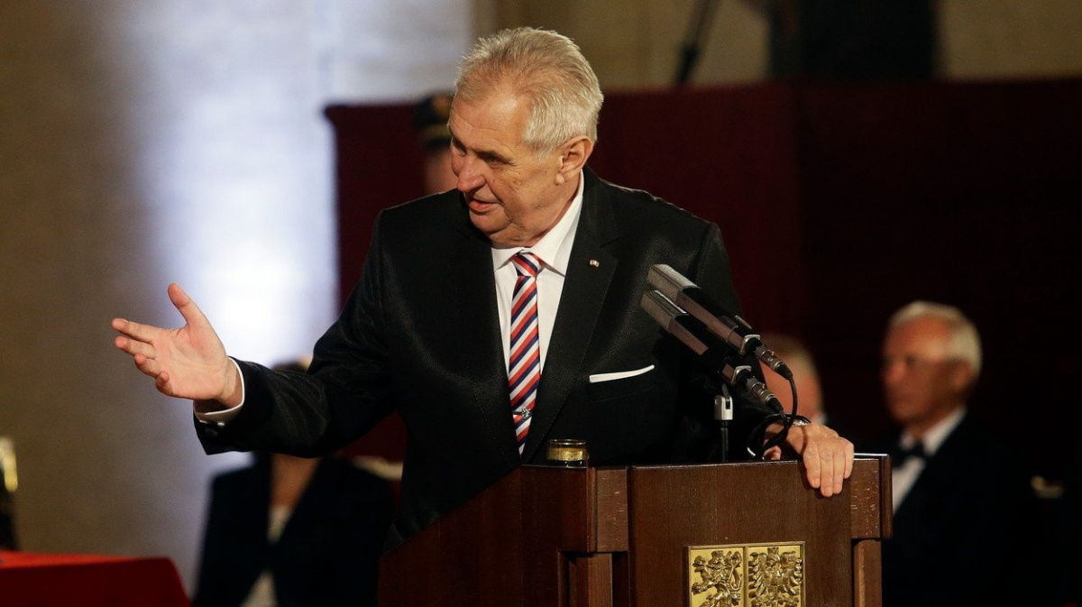 Zeman prohrál svůj spor s akademiky. Musí je jmenovat profesory