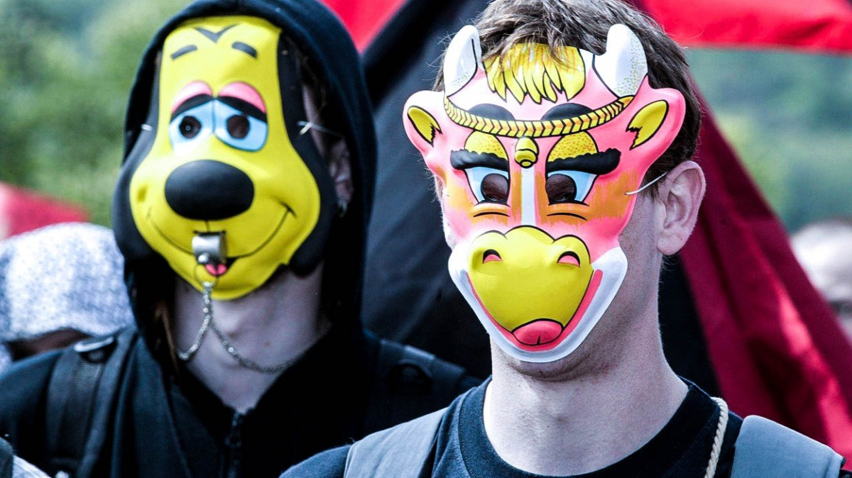 'Na revoluci nečekáme, anarchie už tu je'