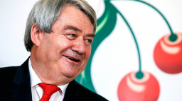 Komentář: Třešničkáři nadbíhají Babišovi, až se Marx v hrobě obrací