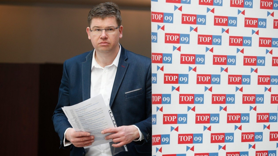 Exministerské duo zkusí dobýt Prahu. Pospíšil zlákal Marvanovou