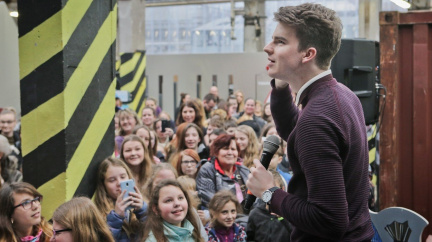 Devět dětí z deseti nepozná skrytou reklamu, odhalil průzkum