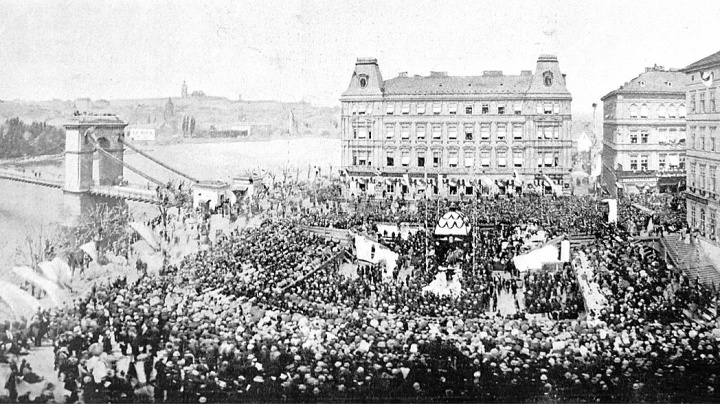 Kameny z Řípu, Blaníku či Radhostě: Před 150 lety začala stavba Národního divadla