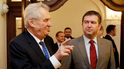 Zemanovo doporučení ČSSD: Jděte do vlády, ale bez Pocheho