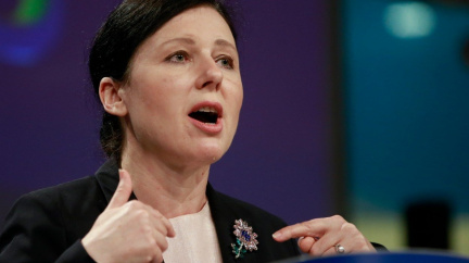 Aktualizováno: Česko musí být aktivnější a ubrat na solidaritě s Maďary a Poláky, apeluje Jourová