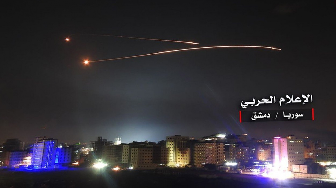 Izrael zneškodnil dělostřeleckou palbu z Gazy. Následně bombardoval radikály