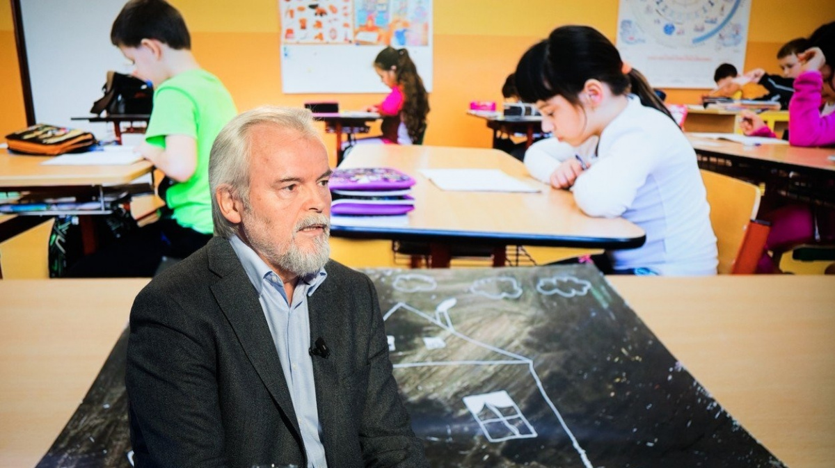 Zpackané maturity stály ředitele Cermatu místo. Ministr ho odvolal