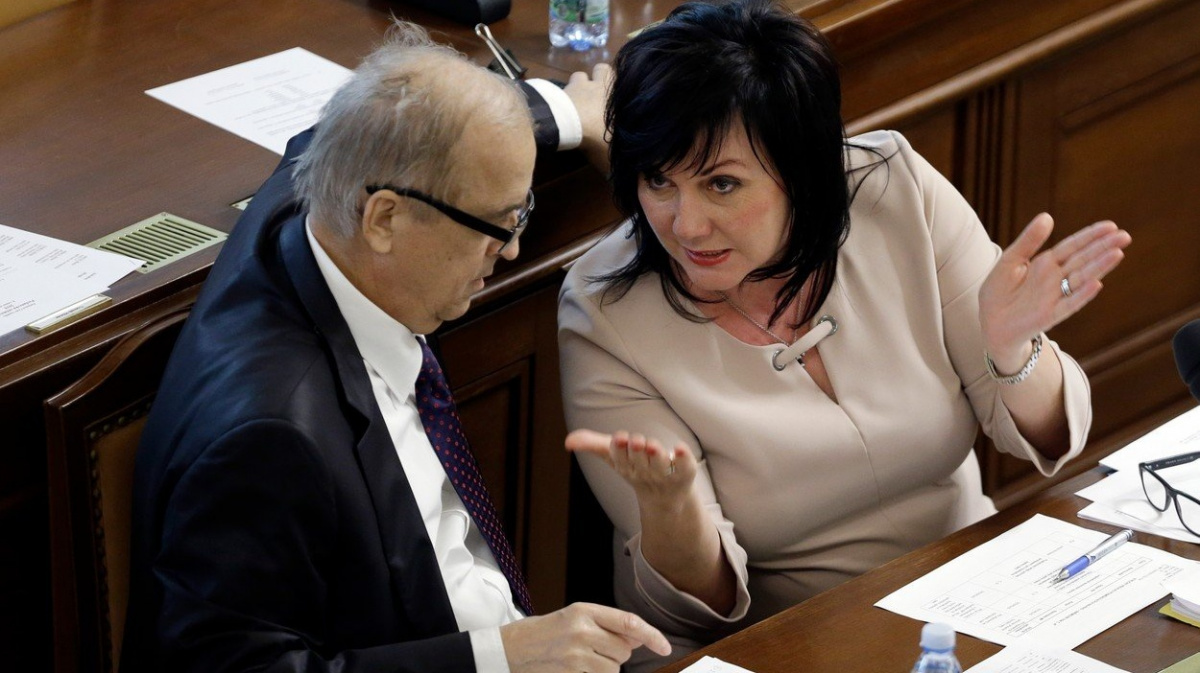 Vyrovnaný rozpočet Česku nehrozí. Schodek bude příští rok 50 miliard