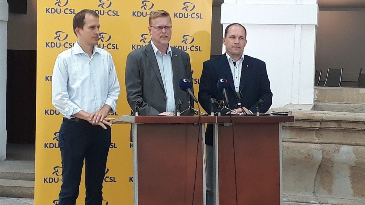 Lidovci bojují za doplatky na bydlení. Změny by ohrozily statisíce lidí, varují