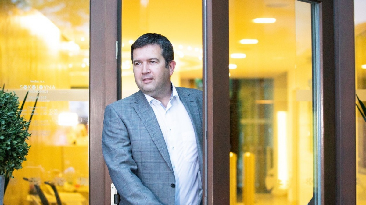 Hamáček se setkal se Zemanem, výhrady Hradu proti Pochemu stále trvají