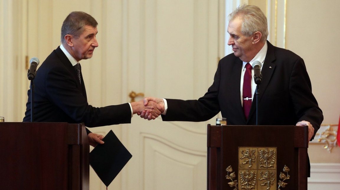 Česko má staronového premiéra. Zeman dal Babišovi ještě jednu šanci