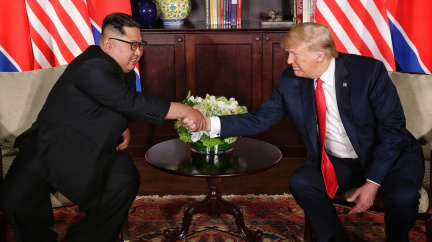 Ukončíme válečné hry, slíbili Trump a Kim