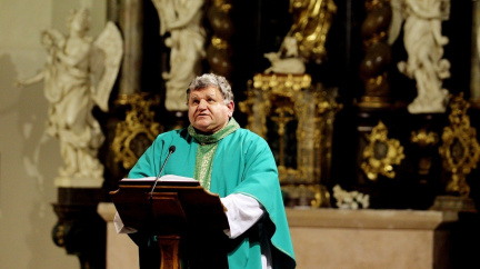 Útoky na Duku i na Halíka jsou smutné, mezi lidmi je spousta předsudků, lituje břevnovský opat