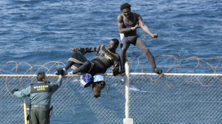 Komentář: Zadržíme migranty na severu Afriky?