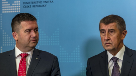 Babišova korespondence s Hradem: Poche, alternativně Hamáček