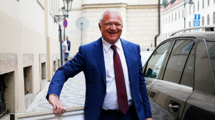 Jste mladí? Tak buďte zticha!