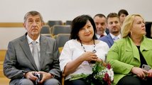 Politici dělají blbosti. Přesto je volíme