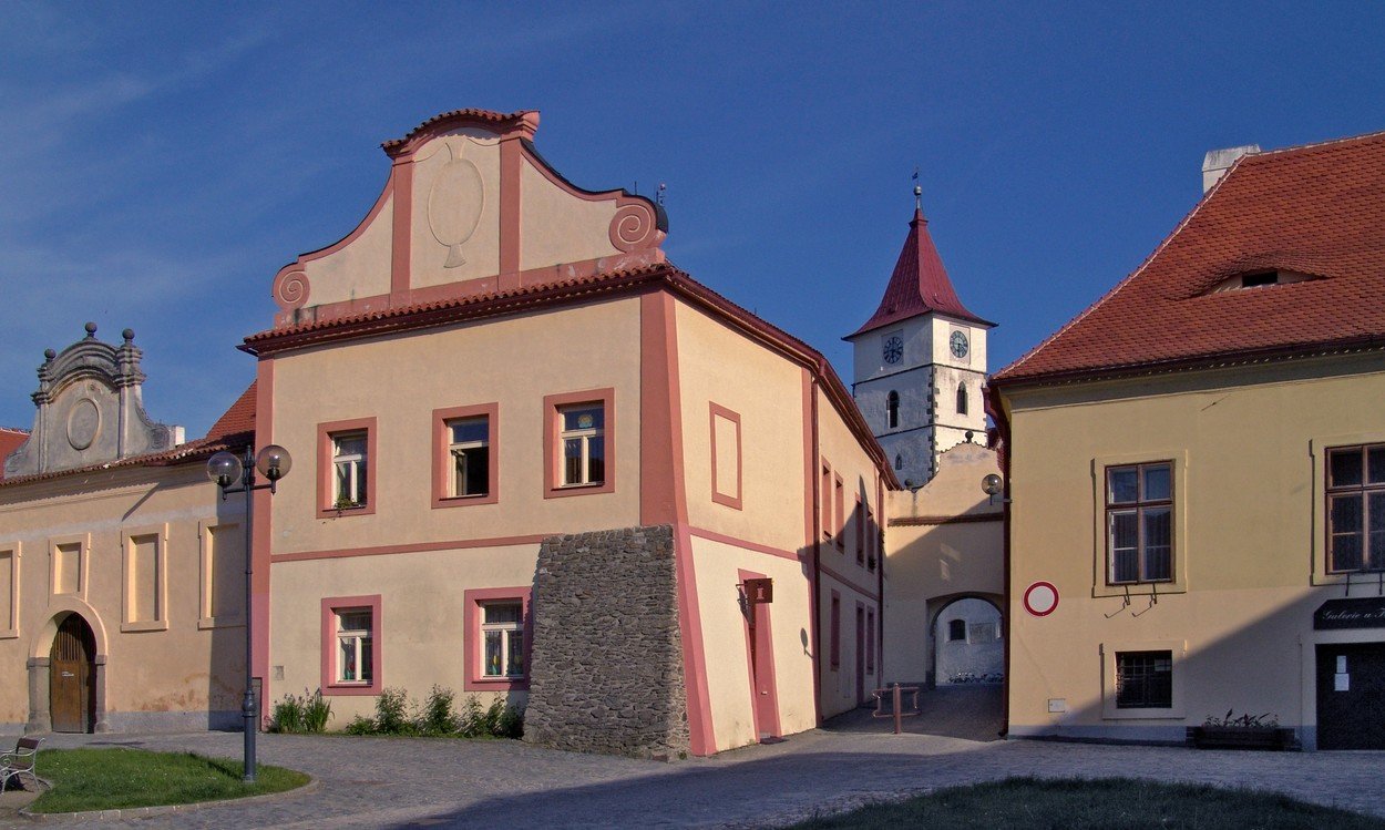 Perlorodky z Holandska a tak trochu hororový příběh se smrtí krále