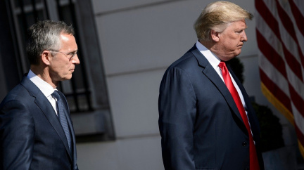 Aktualizováno: Trump ráno sepsul Němce kvůli ruskému plynu, odpoledne chválil Merkelovou