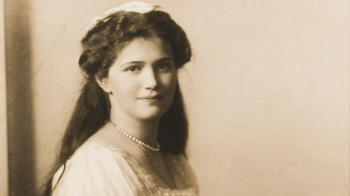 Hrůzná noc a dívka, jež byla zklamáním, oporou i nadějí