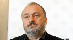 Komentář: Trojský kůň vyznavačů konspiračních teorií v České televizi