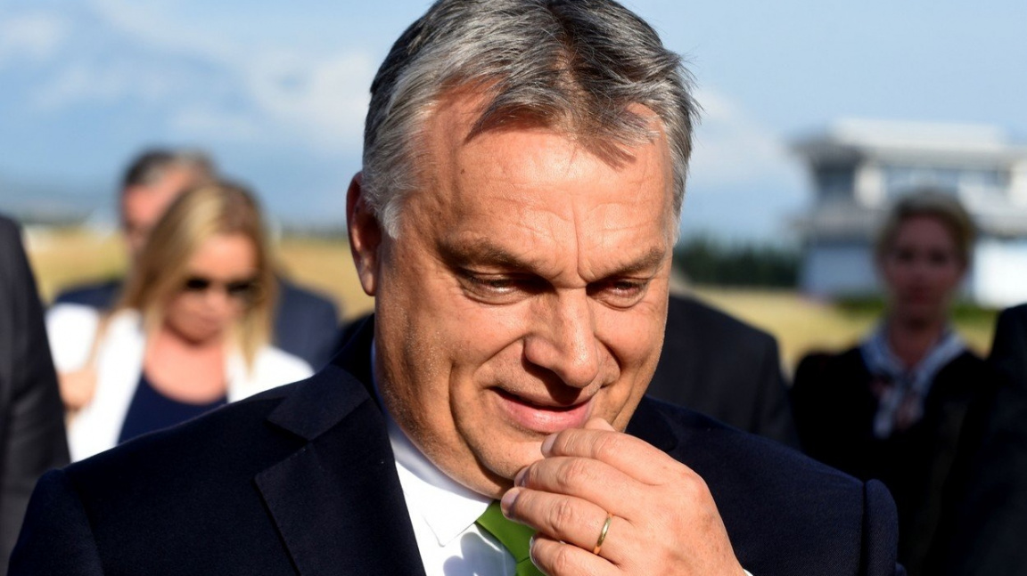 Zářez pro Orbána: jeho strana získává vliv v důležité televizi