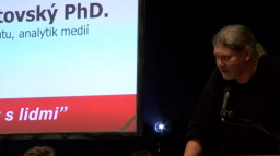 Petr Žantovský na hraně zákona. Manželku 'vyřešil', o jeho setrvání v Radě ČTK rozhodnou poslanci