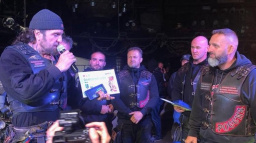 Na návštěvu za Chirurgem. Šéf Nočních vlků přijímá hosty na Krymu, pozval i slovenského prezidenta Kisku