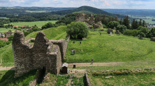 Hrad Lichnice a zámek Žleby