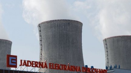 Jaderné elektrárny v Německu nestíhají chladit, omezují výrobu. ČEZ problémy s vodou nehlásí