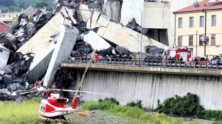 Aktualizováno: Pod troskami mostu v Janově mohou být ještě desítky mrtvých