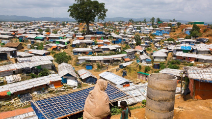 Rohingové stále prchají, z rodných vesnic je vyhání teror