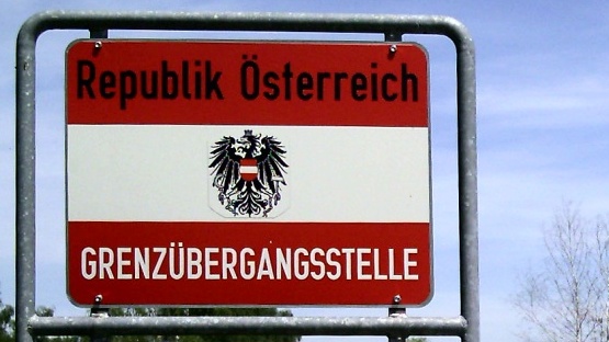 Z 'pachatelů sudetského odsunu' byli náhle hrdinové. Jak Rakušané v roce 1968 změnili názor na Čechy a Slováky