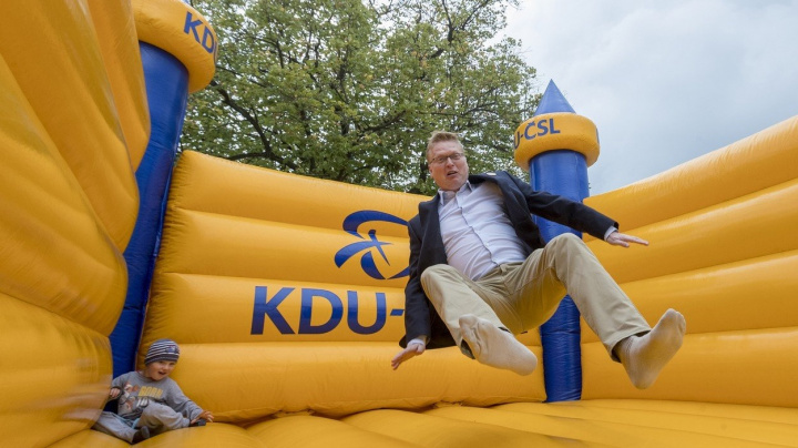 Zachrání naši demokracii političtí veteráni?