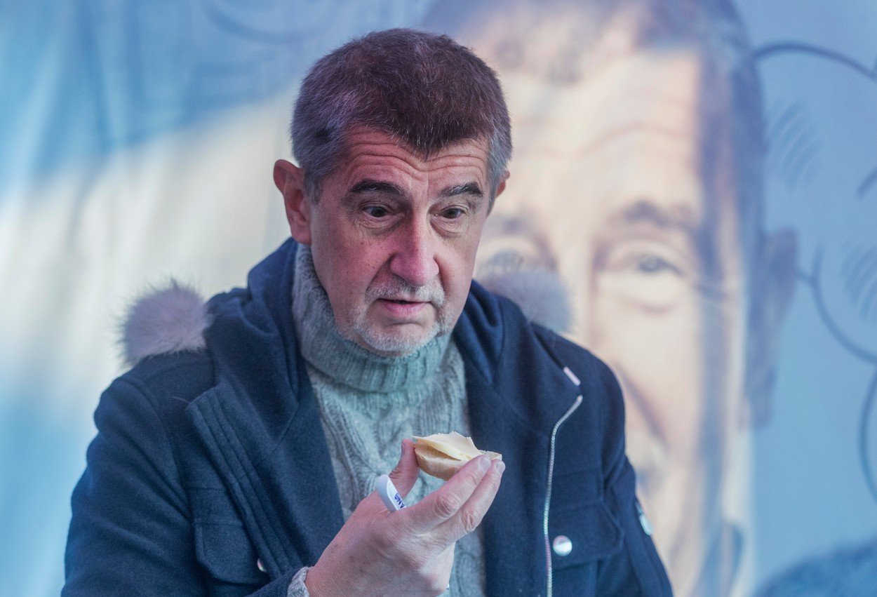 Aleš Rozehnal: Co nám ukázala vytetovaná kobliha. Infantilita politické komunikace je předzvěstí totality