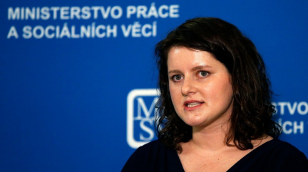 Byznys s chudobou omezí 15 opatření, hlásí Maláčová. Která to jsou?