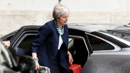 Buď moje dohoda s EU, nebo tvrdý brexit, pohrozila Britům Mayová