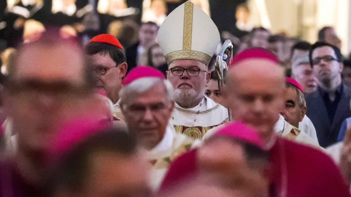 Odpusťte, žádá šéf biskupů oběti zneužívání. Byly jich tisíce