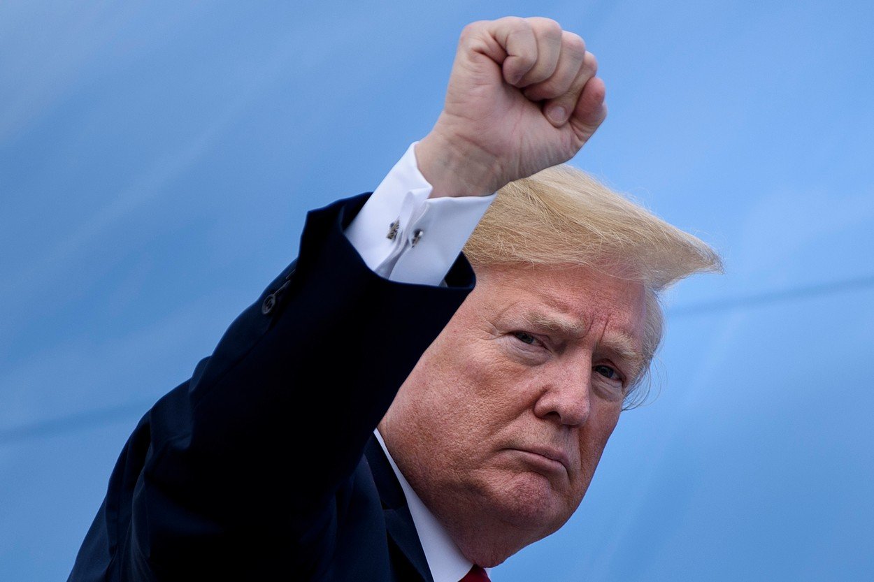 Češi zaúpí, až Trump klekne na německé káry