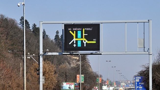 S Tecomatem mohou být chytré budovy i dopravní tabule