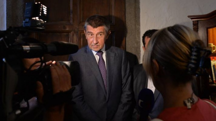 Místo ochrany osobních údajů omezení práva na informace. Sněmovní přílepek vyhovuje Babišovi