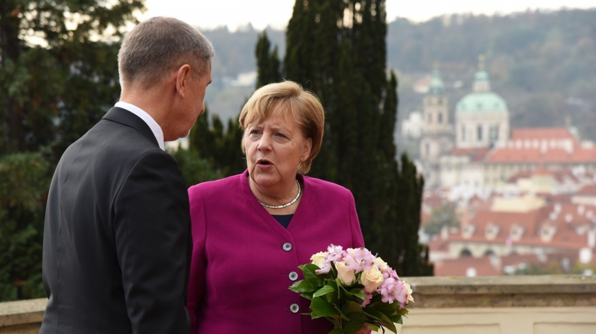 EU je vícerychlostní, všichni by však měli mít možnost spolupráce, řekla Merkelová v Praze