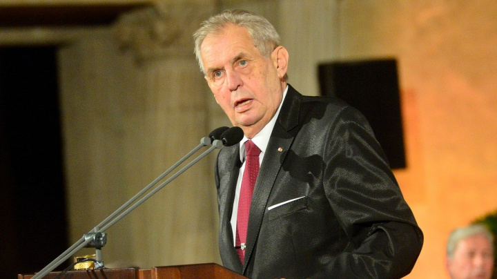 Švehla, zabití vojáci, kritici Bakaly i Michal David. Zeman rozdával vyznamenání